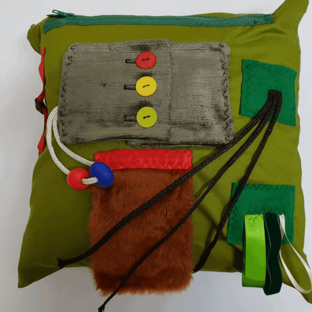 Fiddle Cushion Square #22 Olive