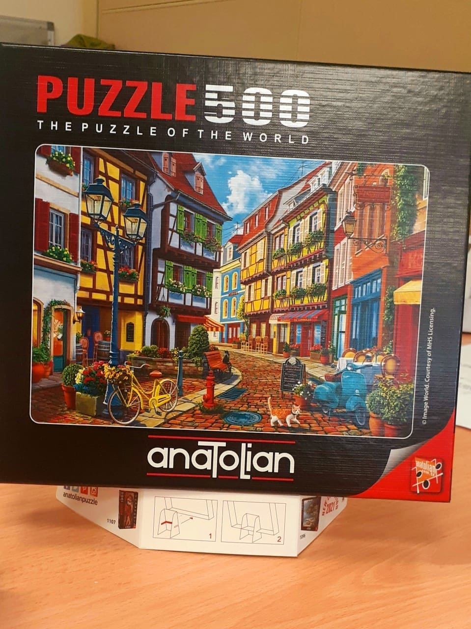 500Piece Jigsaw with Stand - Cobblestone Alley - Image 2